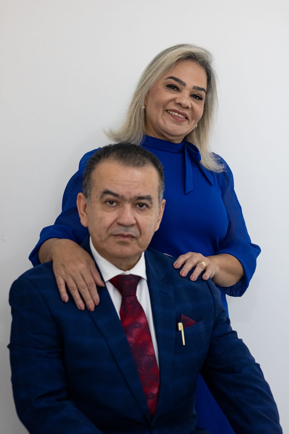 Davi Secundo e sua esposa, lado a lado.